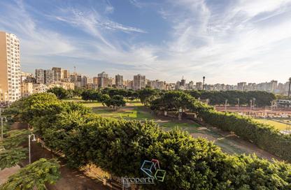 Apartment - 3 Bedrooms - 3 Bathrooms for rent in Omar Lotfy St. - Sporting - Hay Sharq - Alexandria