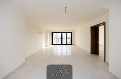 Apartment - 3 Bedrooms - 3 Bathrooms for rent in Omar Lotfy St. - Sporting - Hay Sharq - Alexandria
