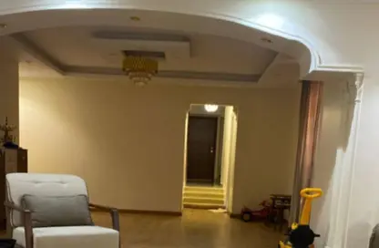 شقة - 4 غرف نوم - 2 حمامات للبيع في شارع محمد المقريف - المنطقة السادسة - مدينة نصر - القاهرة