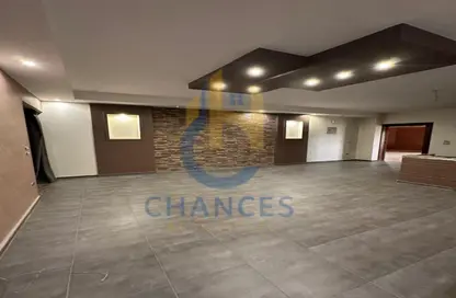 شقة - 3 غرف نوم - 2 حمامات للبيع في شارع دكتور علي مشرفة - النرجس 6 - النرجس - مدينة القاهرة الجديدة - القاهرة