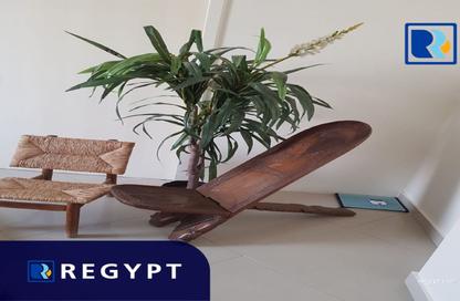 Apartment - 3 Bedrooms - 3 Bathrooms for sale in Zahraa Al Maadi St. - Degla - Hay El Maadi - Cairo