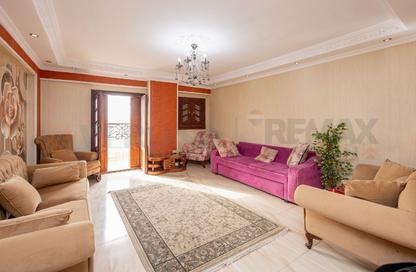 Apartment - 2 Bedrooms - 1 Bathroom for sale in Abou Quer Road - Zezenia - Hay Sharq - Alexandria