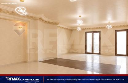 Apartment - 3 Bedrooms - 3 Bathrooms for sale in Abdel Salam Aref St. - Laurent - Hay Sharq - Alexandria Apartment - 3 Bedrooms - 3 Bathrooms for sale in Abdel Salam Aref St. - Laurent - Hay Sharq - Alexandria