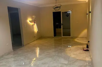 Apartment - 3 Bedrooms - 1 Bathroom for rent in Gardenia City Compound Nasr City - Zahraa Madinat Nasr - Nasr City - Cairo