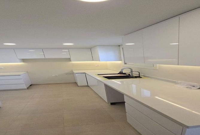 72451777 - Property Image 2