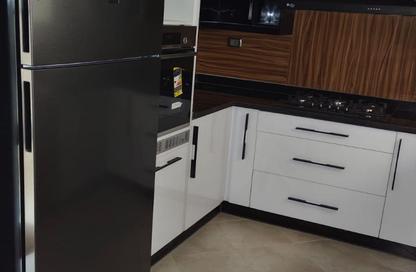 Apartment - 3 Bedrooms - 3 Bathrooms for sale in Centerville - Hyde Park - New Cairo City - Cairo