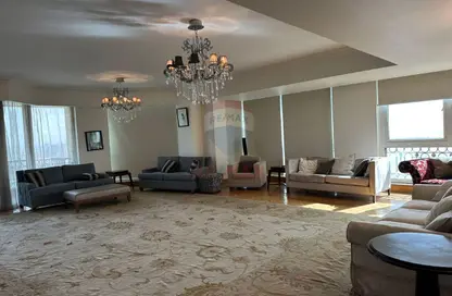 Apartment - 3 Bedrooms - 3 Bathrooms for sale in Nile St. - Dokki - Giza