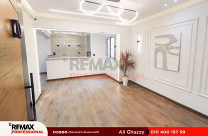 Apartment - 2 Bedrooms - 1 Bathroom for sale in Bin Mosleh Al Arman St. - Miami - Hay Awal El Montazah - Alexandria