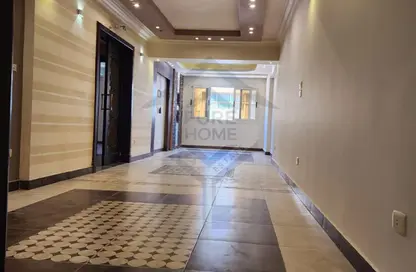 Apartment - 3 Bedrooms - 1 Bathroom for sale in Moharam Bek St. - Moharam Bek - Hay Wasat - Alexandria