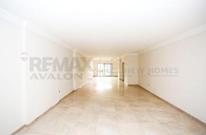Apartment - 5 Bedrooms - 4 Bathrooms for sale in Laurent - Hay Sharq - Alexandria