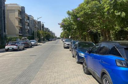 (بنتهاوس  (روف - 3 غرف نوم - 2 حمامات للبيع في جاليريا  مون فالى - المستثمرين الجنوبية - مدينة القاهرة الجديدة - القاهرة