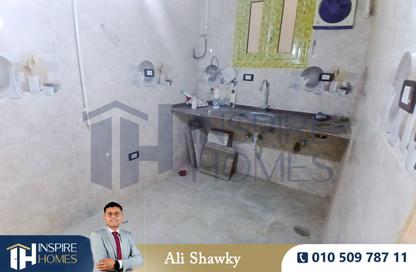 Apartment - 2 Bedrooms - 1 Bathroom for rent in Saba Basha - Hay Sharq - Alexandria