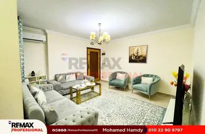 شقة - 3 غرف نوم - 1 حمام للبيع في شارع فاموس - كامب شيزار - حي وسط - الاسكندرية