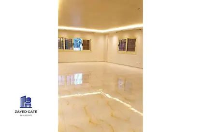 Apartment - 4 Bedrooms - 3 Bathrooms for rent in Street 100   Al Fairouz St. - 10th District - Sheikh Zayed City - Giza