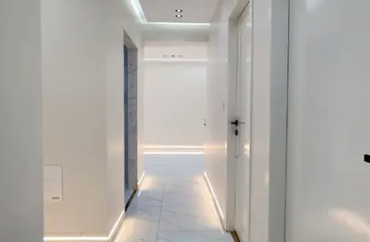 شقة - 3 غرف نوم - 2 حمامات للبيع في البوابة الرابعة - مينا - حدائق الاهرام - الجيزة