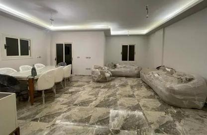 Apartment - 3 Bedrooms - 2 Bathrooms for sale in Al Gezira St. - South Investors Area - New Cairo City - Cairo
