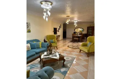 شقة - 3 غرف نوم - 2 حمامات للبيع في شارع احمد الزمر - المنطقة التاسعة - مدينة نصر - القاهرة