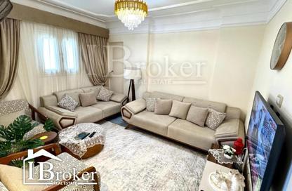 Apartment - 2 Bedrooms - 1 Bathroom for sale in Al Nasaqi St. - Fleming - Hay Sharq - Alexandria