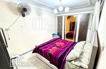 Apartment - 2 Bedrooms - 1 Bathroom for sale in Al Nasaqi St. - Fleming - Hay Sharq - Alexandria