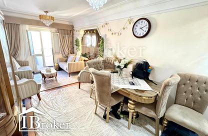 Apartment - 2 Bedrooms - 1 Bathroom for sale in Al Nasaqi St. - Fleming - Hay Sharq - Alexandria