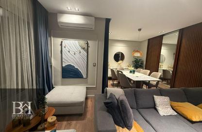 شقة - 2 غرف نوم - 2 حمامات للبيع في فيلدج جيت - المستثمرين الجنوبية - مدينة القاهرة الجديدة - القاهرة