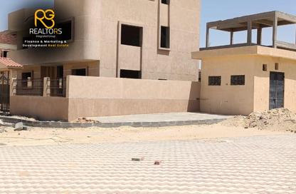 Villa - 7 Bedrooms - 4 Bathrooms for sale in GAPCO Compound - 6 October Compounds - 6 October City - Giza