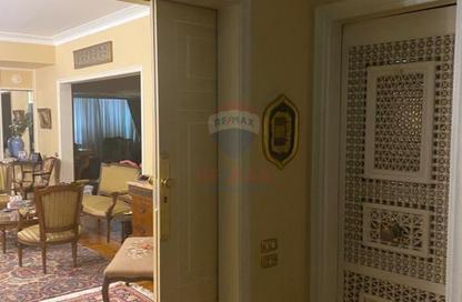 Apartment - 3 Bedrooms - 3 Bathrooms for sale in Mahmoud Azmy St. - Zamalek - Cairo