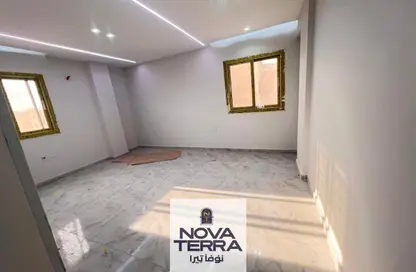 شقة - 3 غرف نوم - 2 حمامات للبيع في شارع 20 - الحي الحادي عشر - الشيخ زايد - الجيزة