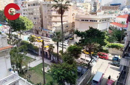 Apartment - 4 Bedrooms - 2 Bathrooms for sale in Abdel Moneim Al Dalel St. - Tharwat - Hay Sharq - Alexandria
