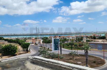 فيلا - 6 غرف نوم - 3 حمامات للبيع في اليكس ويست - كمبوندات الاسكندرية - الاسكندرية