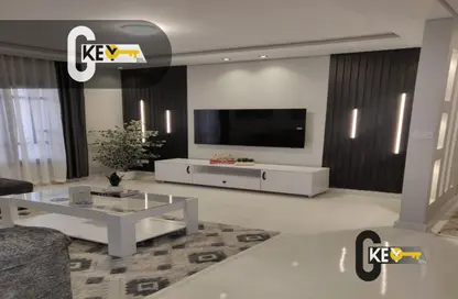 شقة - 2 غرف نوم - 1 حمام للايجار في شارع طلعت مصطفي - الرحاب المرحلة الخامسة - الرحاب - مدينة القاهرة الجديدة - القاهرة