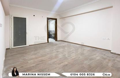 Apartment - 3 Bedrooms - 2 Bathrooms for rent in Grand View - Smouha - Hay Sharq - Alexandria