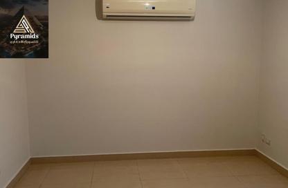 Apartment - 3 Bedrooms - 3 Bathrooms for rent in Shooting Club Street - Dokki - Giza