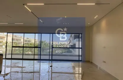 Apartment - 2 Bedrooms - 2 Bathrooms for sale in Lake View Residence - 5th Settlement Compounds - The 5th Settlement - New Cairo City - Cairo