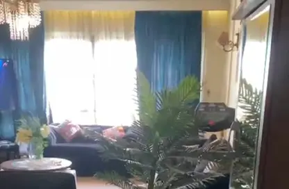 Apartment - 3 Bedrooms - 1 Bathroom for sale in Omarat Madinet Al Fath St. - Al Hadiqah Al Dawliyah - 7th District - Nasr City - Cairo