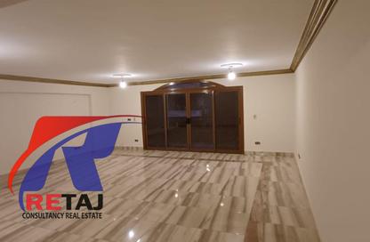 Apartment - 3 Bedrooms - 2 Bathrooms for sale in Omar Hefny St. - 8th Zone - Nasr City - Cairo