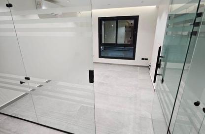 Office Space - 3 Bedrooms - 1 Bathroom for rent in Rayhanah Plaza - Zahraa El Maadi - Hay El Maadi - Cairo