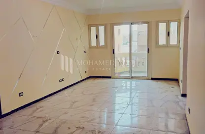 شقة - 3 غرف نوم - 1 حمام للبيع في المستثمر الصغير - الحي العاشر - الشيخ زايد - الجيزة