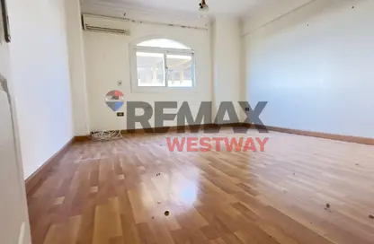 شقة - 4 غرف نوم - 3 حمامات للايجار في 6 ويست - بيفرلي هيلز - كمبوندات الشيخ زايد - الشيخ زايد - الجيزة