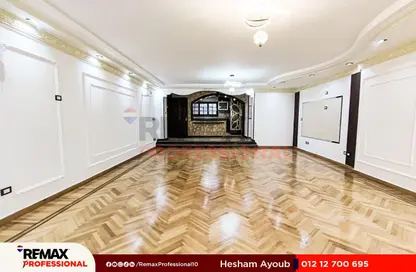 Apartment - 3 Bedrooms - 3 Bathrooms for sale in Shaarawy St. - Laurent - Hay Sharq - Alexandria