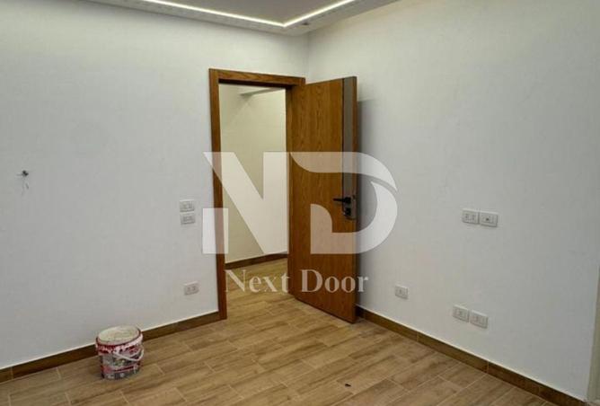 93807927 - Property Image 2