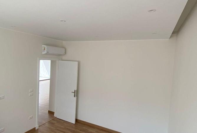 83672341 - Property Image 2