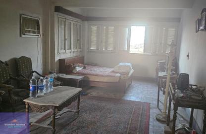 Apartment - 4 Bedrooms - 2 Bathrooms for sale in Street 6 - Maadi - Hay El Maadi - Cairo