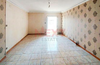 Apartment - 3 Bedrooms - 2 Bathrooms for sale in Kafr Abdo St. - Kafr Abdo - Roushdy - Hay Sharq - Alexandria