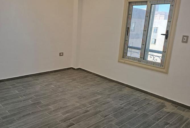 101786428 - Property Image 2