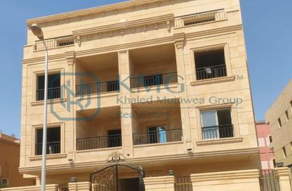 Apartment - 3 Bedrooms - 3 Bathrooms for sale in Musab Bin Omair St. - Area E - Ganoob El Acadimia - New Cairo City - Cairo