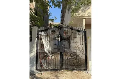 Apartment - 4 Bedrooms - 2 Bathrooms for sale in Abd Al Hamid Badawy St. - El Hegaz Square - El Nozha - Cairo