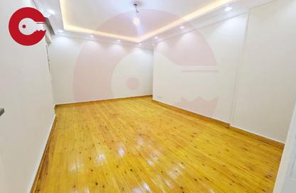 Apartment - 3 Bedrooms - 2 Bathrooms for sale in Port Said St. - El Shatby - Hay Wasat - Alexandria