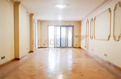 Apartment - 3 Bedrooms - 2 Bathrooms for sale in Abdelhamid Al Abady St. - Roushdy - Hay Sharq - Alexandria