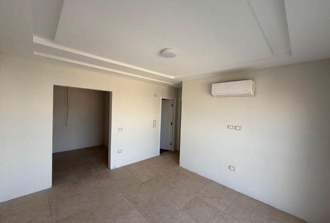 8640050 - Property Image 2